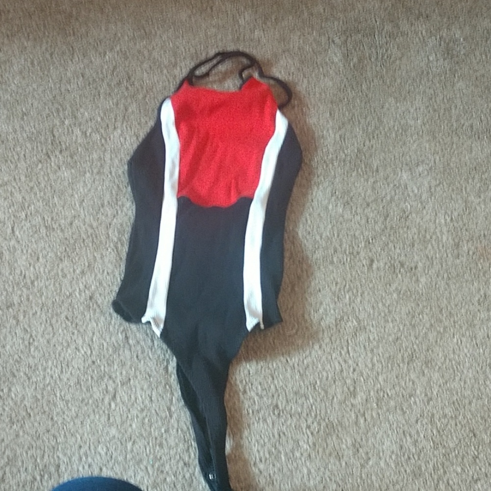 Elastic body suit